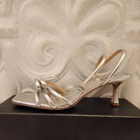 Badgley Mischka Silver Leather " Loyalty Knot" Sandals. NIB. Size Various - Picture 2 of 15
